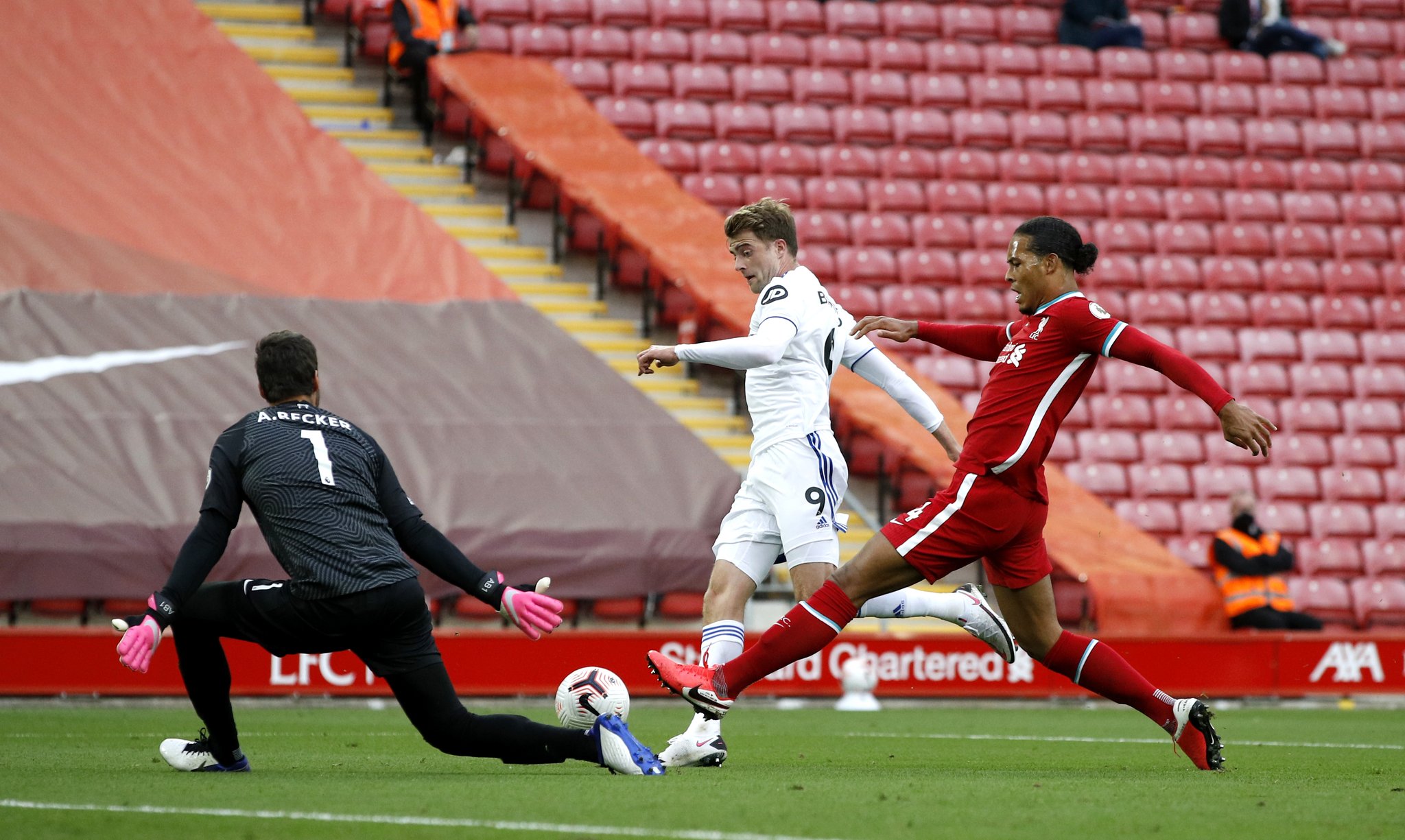 评价他为球 评价他为球